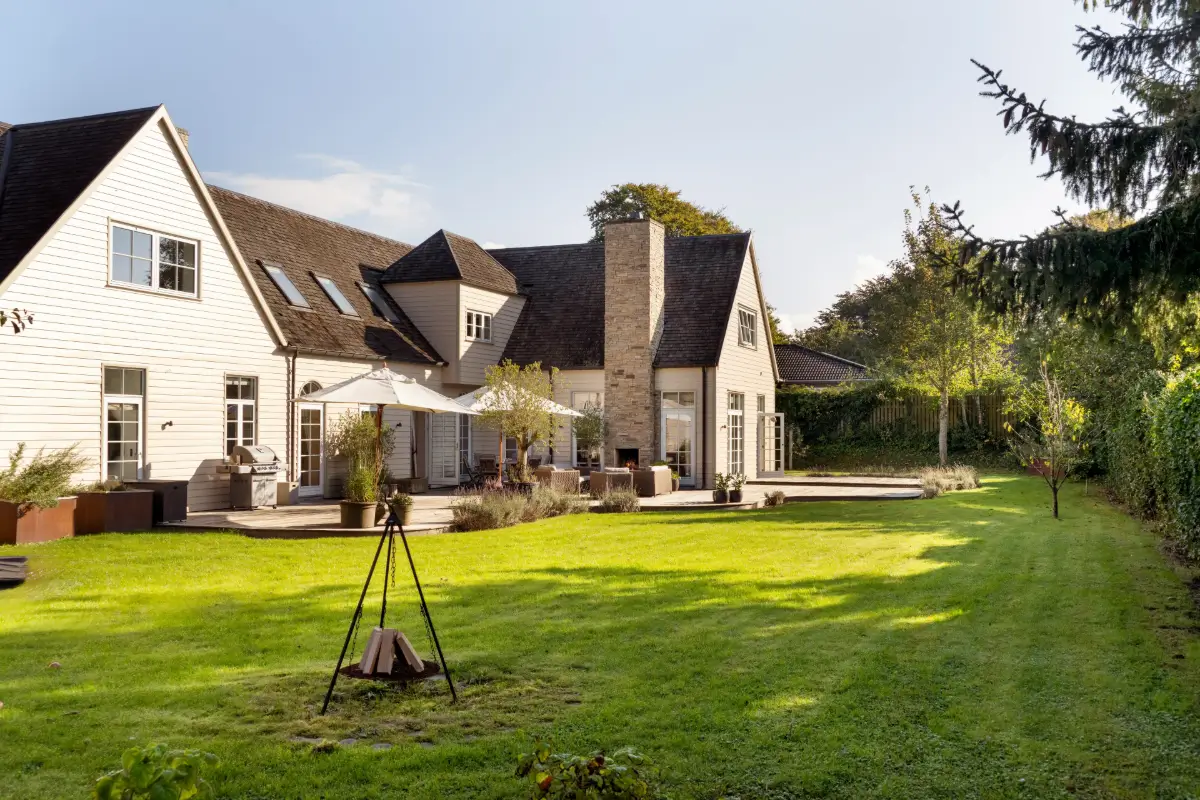 New-England–Inspired-Luxury-Villa-near-Copenhagen-nordbu