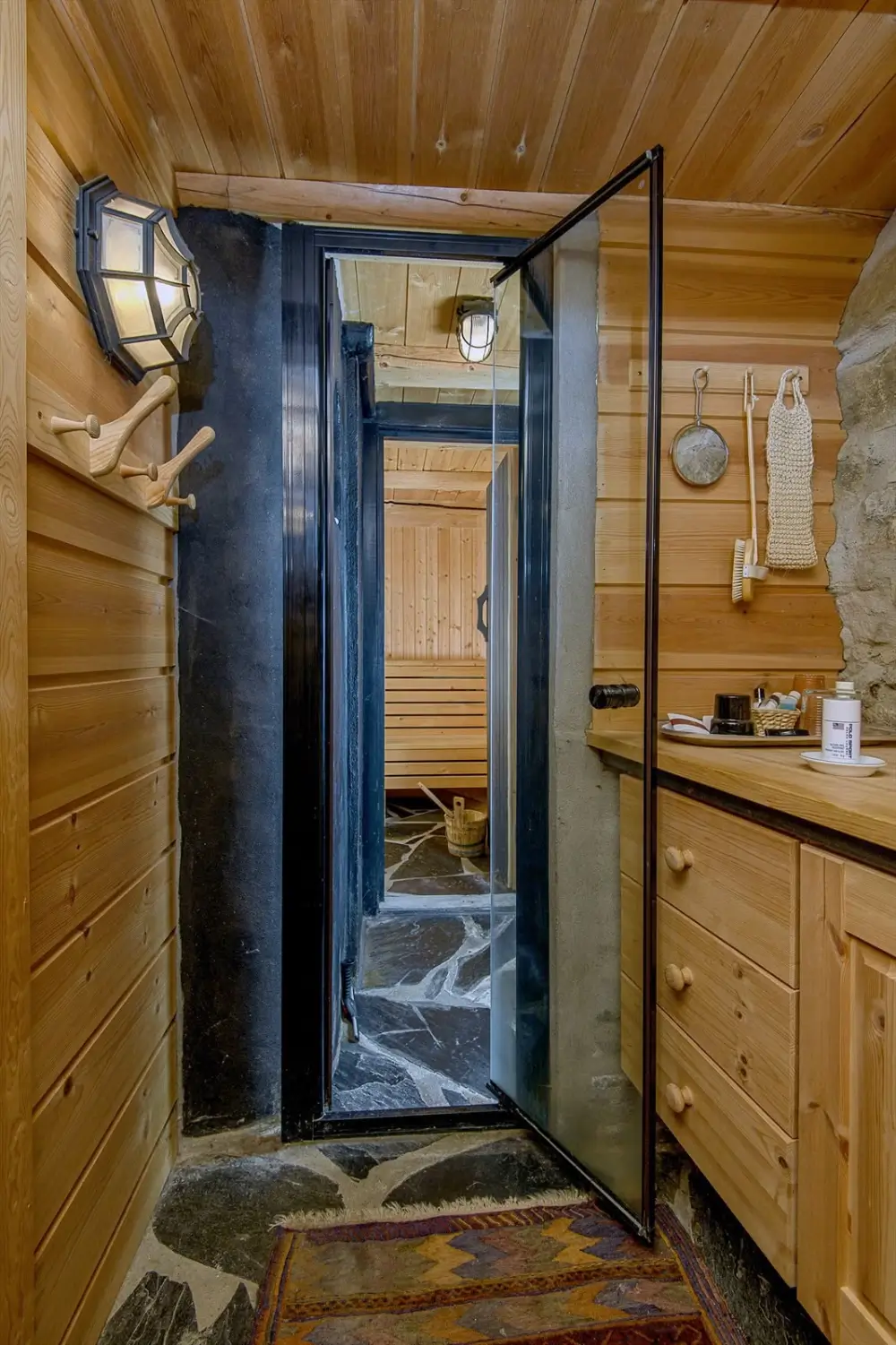 charming-log-house-east-norway-for-sale-nordbu