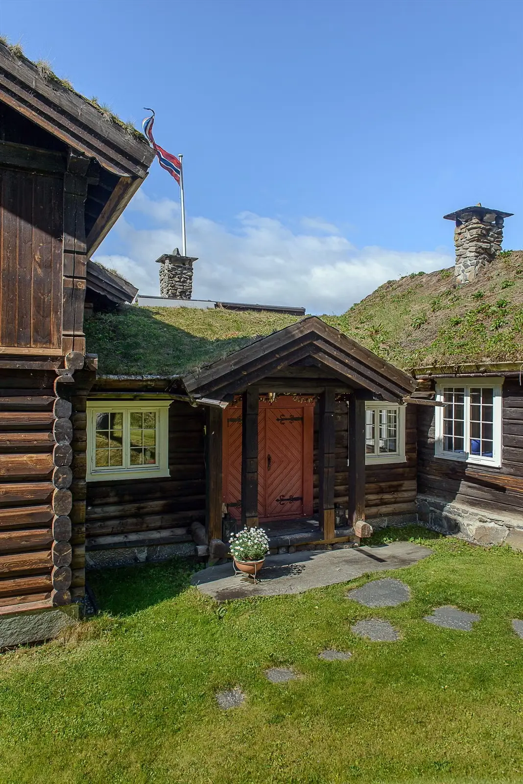 charming-log-house-east-norway-for-sale-nordbu