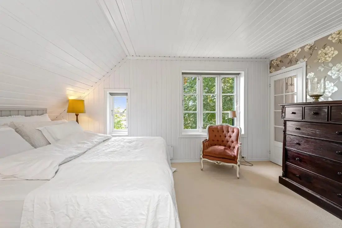 early-20th-century-villa-alesund-nordbu