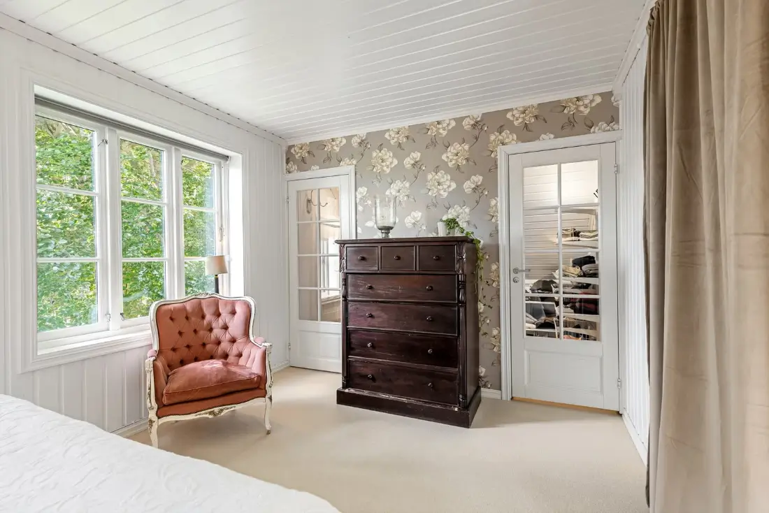 early-20th-century-villa-alesund-nordbu