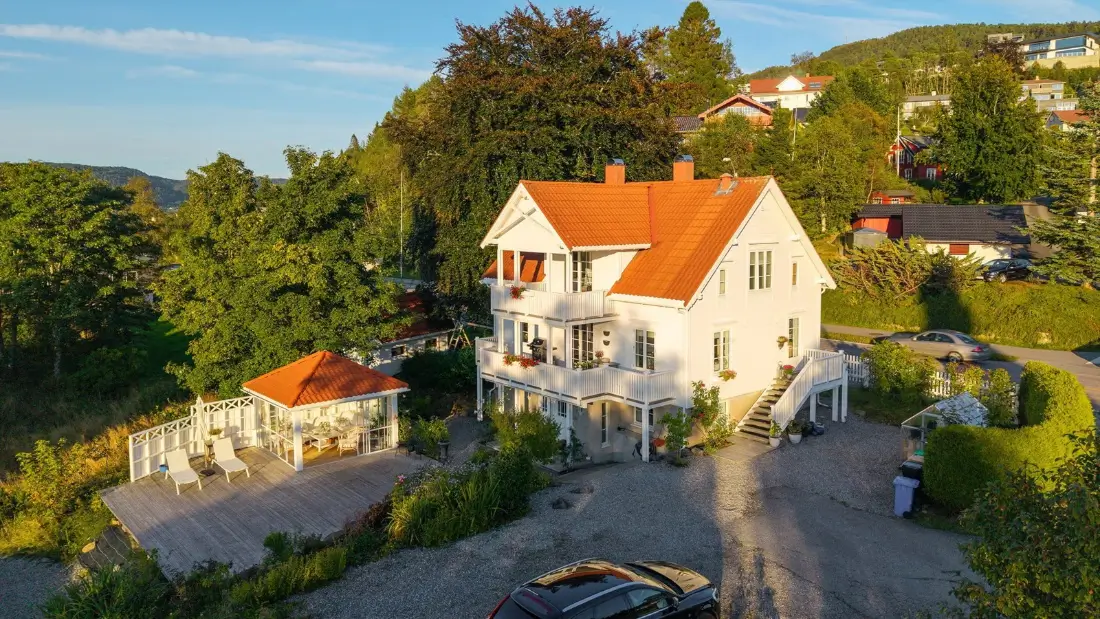 early-20th-century-villa-alesund-nordbu