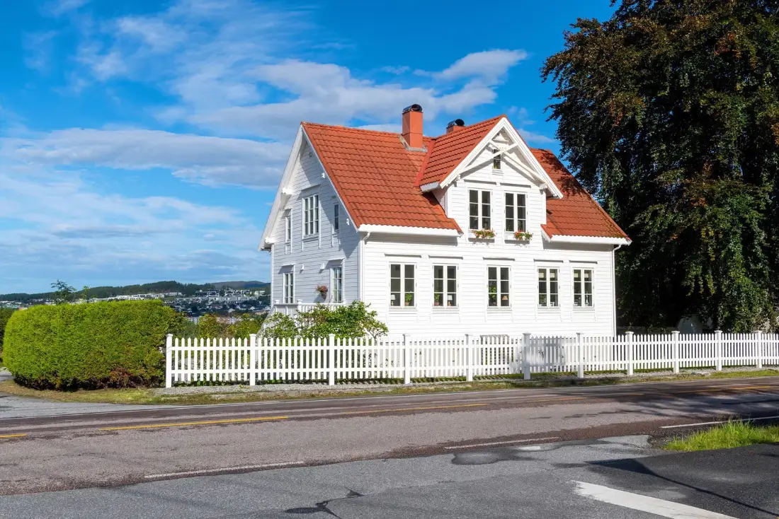 early-20th-century-villa-alesund-nordbu