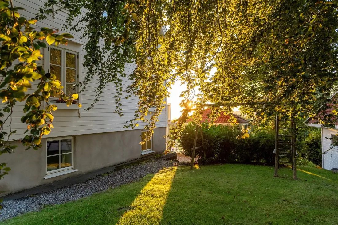 early-20th-century-villa-alesund-nordbu