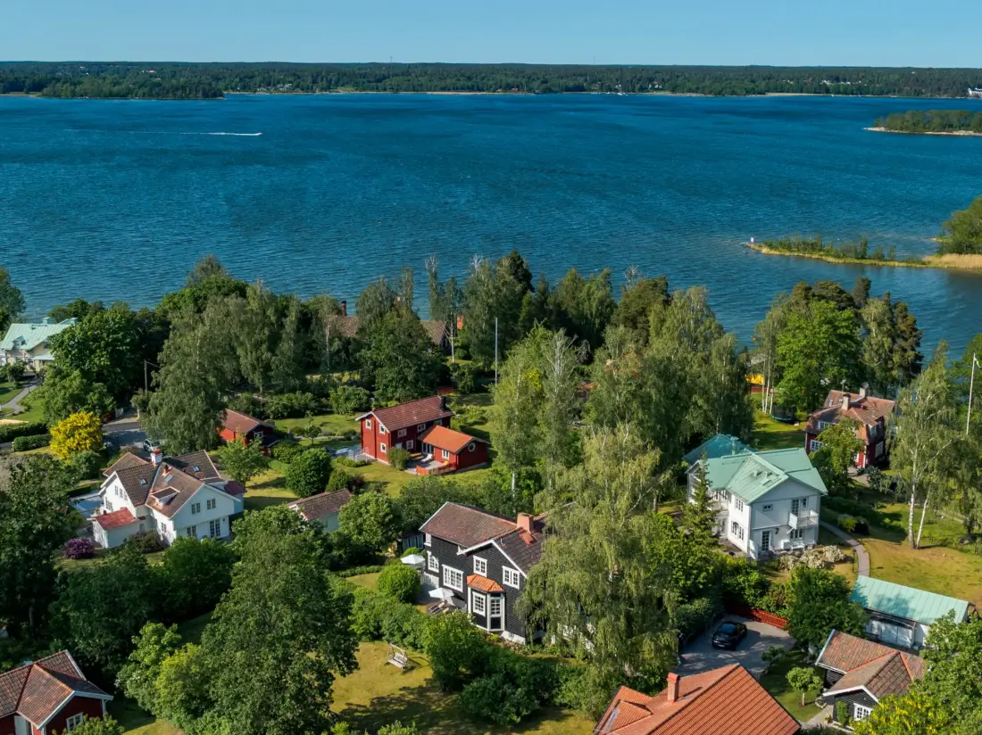 early-20th-century-villa-stockholm-archipelago-nordbu