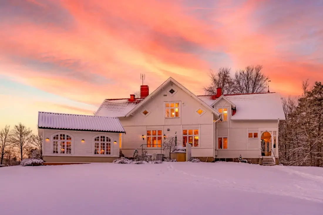 early-20th-century-villa-surrounded-by-nature-east-coast-south-sweden-nordbu