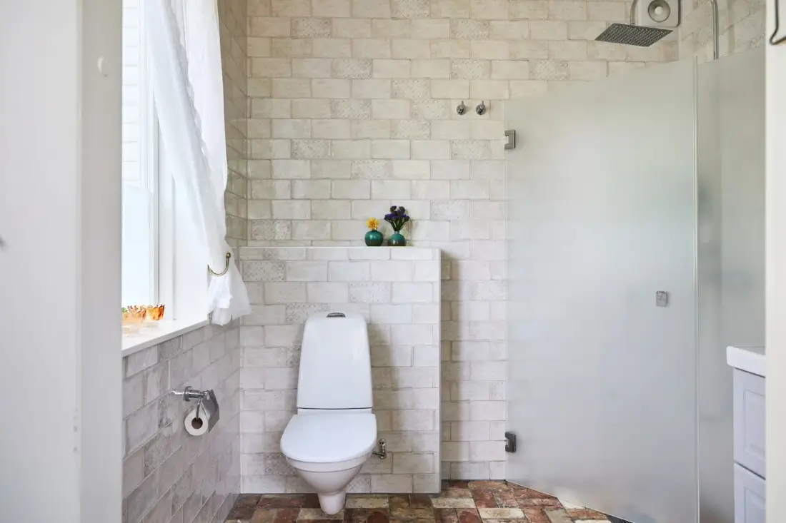 early-20th-century-villa-surrounded-by-nature-east-coast-south-sweden-nordbu