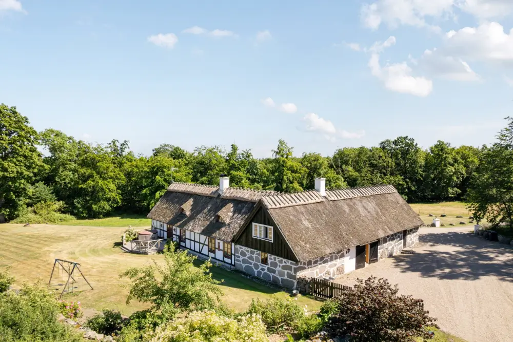 half-timbered-farm-east-coast-south-sweden-nordbu