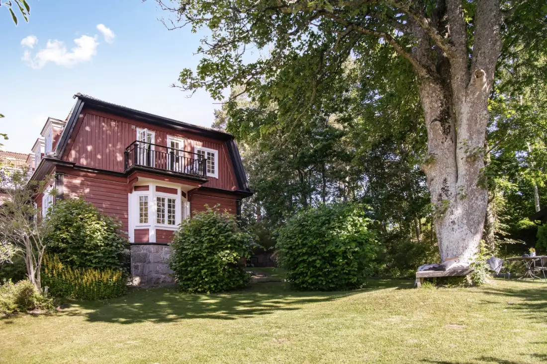 historic-villa-near-gothenburg-with-rental-apartment-nordbu
