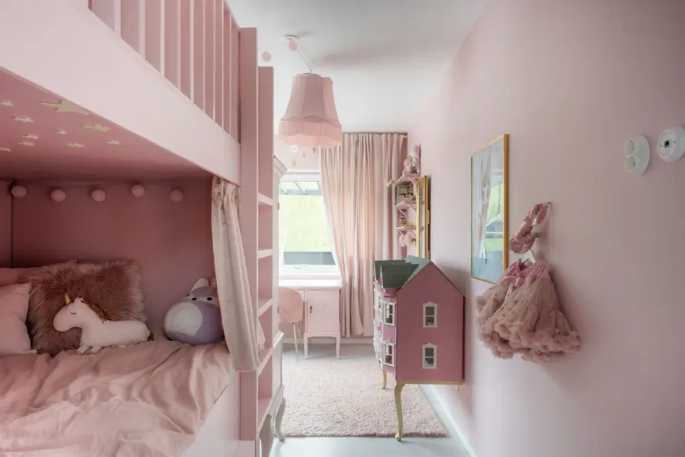 modern-custom-designed-villa-lake-Hjalmaren-sweden-nordbu