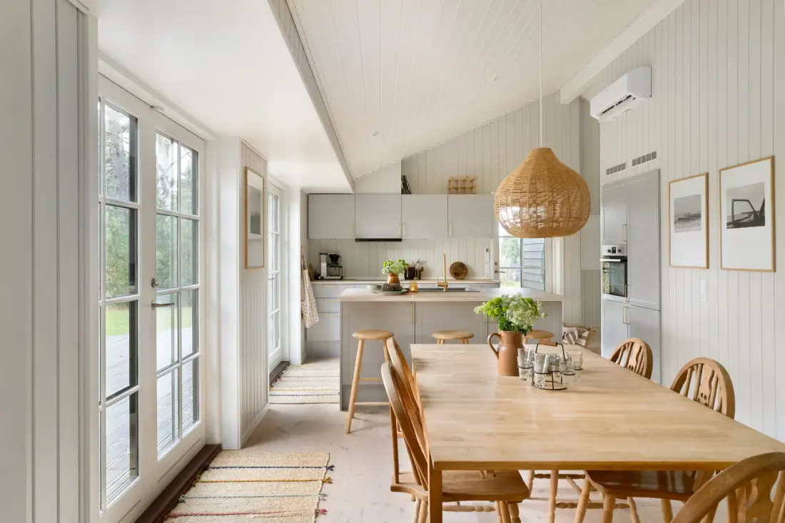 modern-holiday-home-by-the-sea-denmark