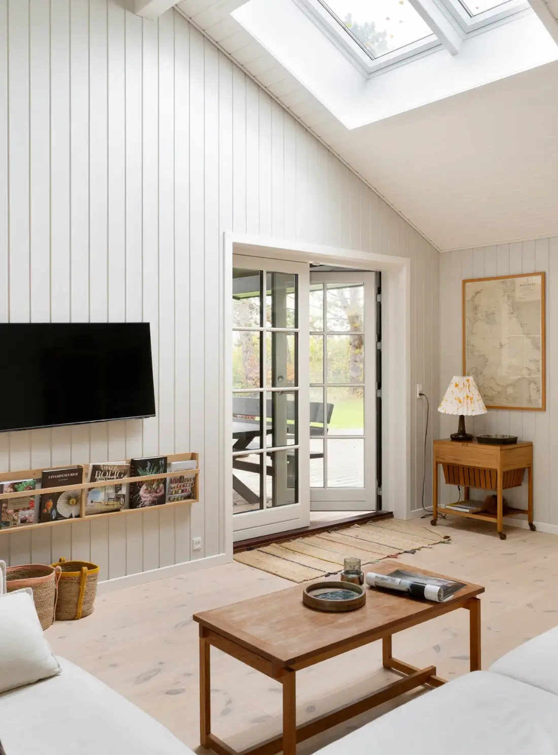 modern-holiday-home-by-the-sea-denmark