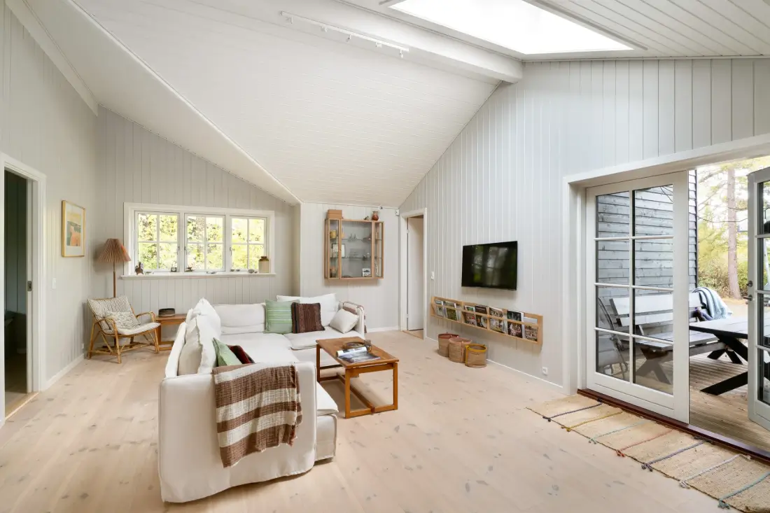 modern-holiday-home-by-the-sea-denmark