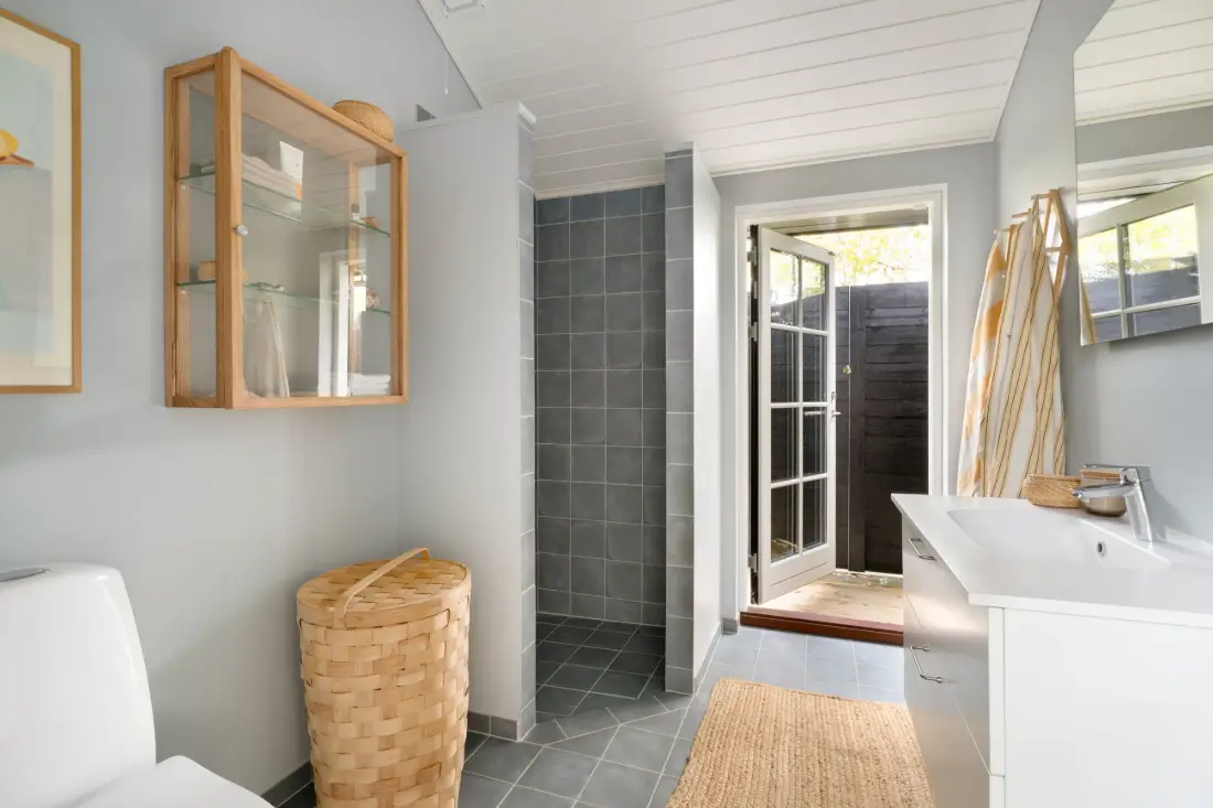 modern-holiday-home-by-the-sea-denmark