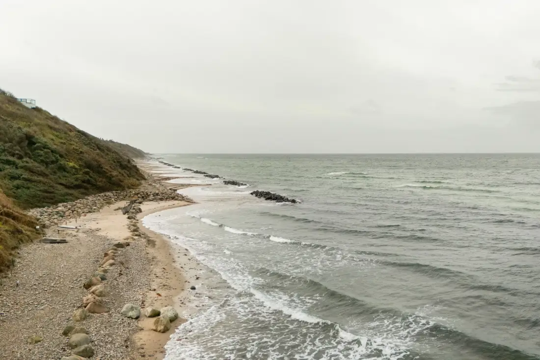 modern-holiday-home-by-the-sea-denmark