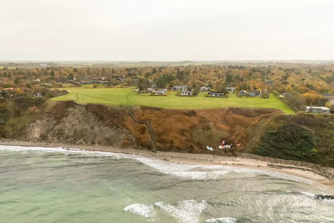 modern-holiday-home-by-the-sea-denmark