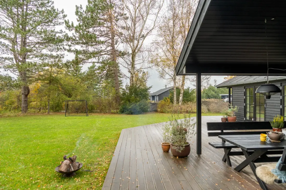 modern-holiday-home-by-the-sea-denmark