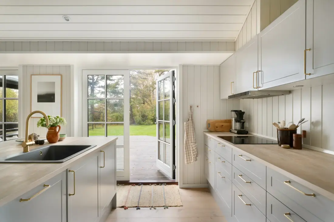 modern-holiday-home-by-the-sea-denmark
