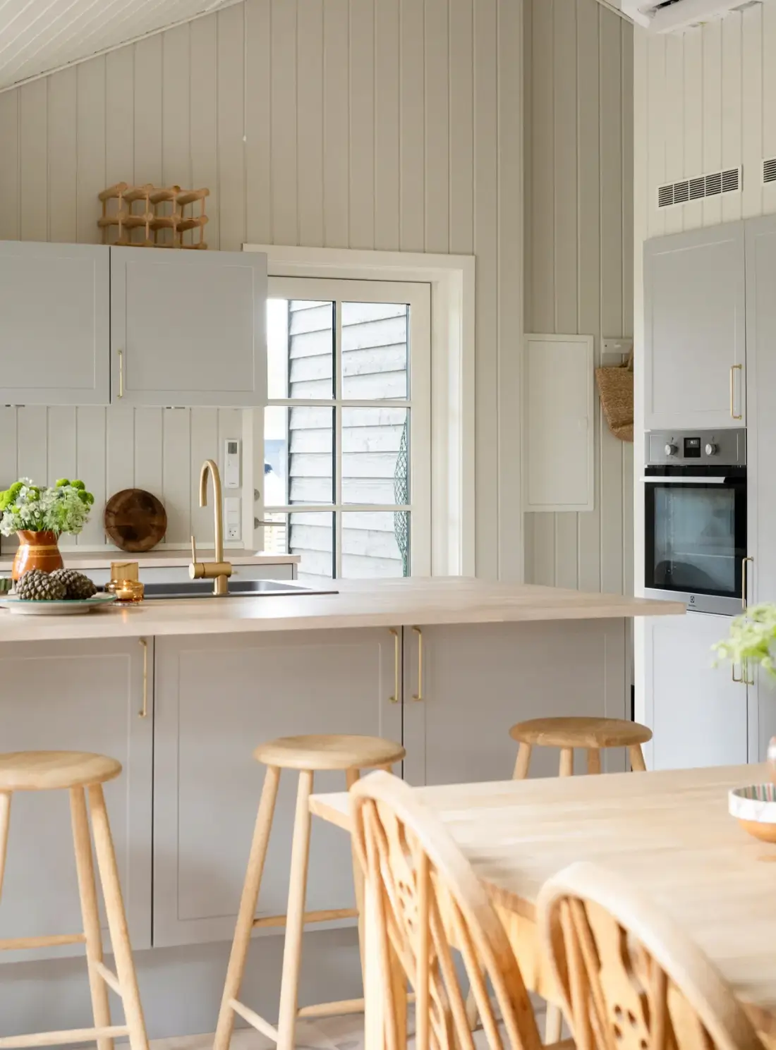 modern-holiday-home-by-the-sea-denmark