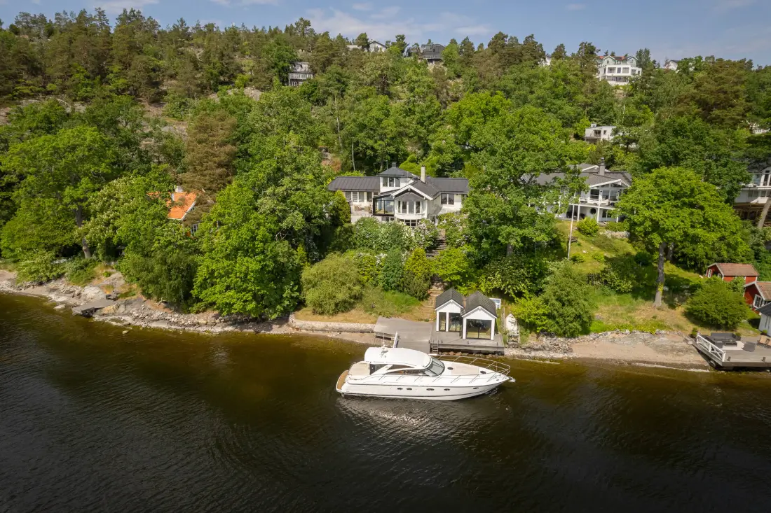 modern-villa-sea-views-close-to-stockholm-city-nordbu