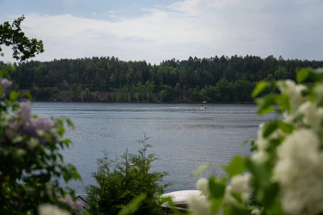 modern-villa-sea-views-close-to-stockholm-city-nordbu