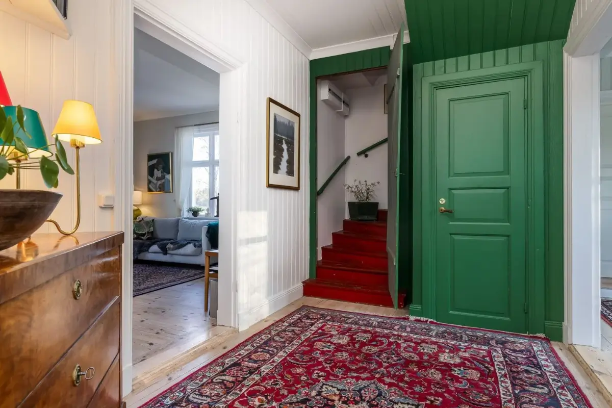 renovated-1920s-lakeside-villa-central-sweden-nordbu