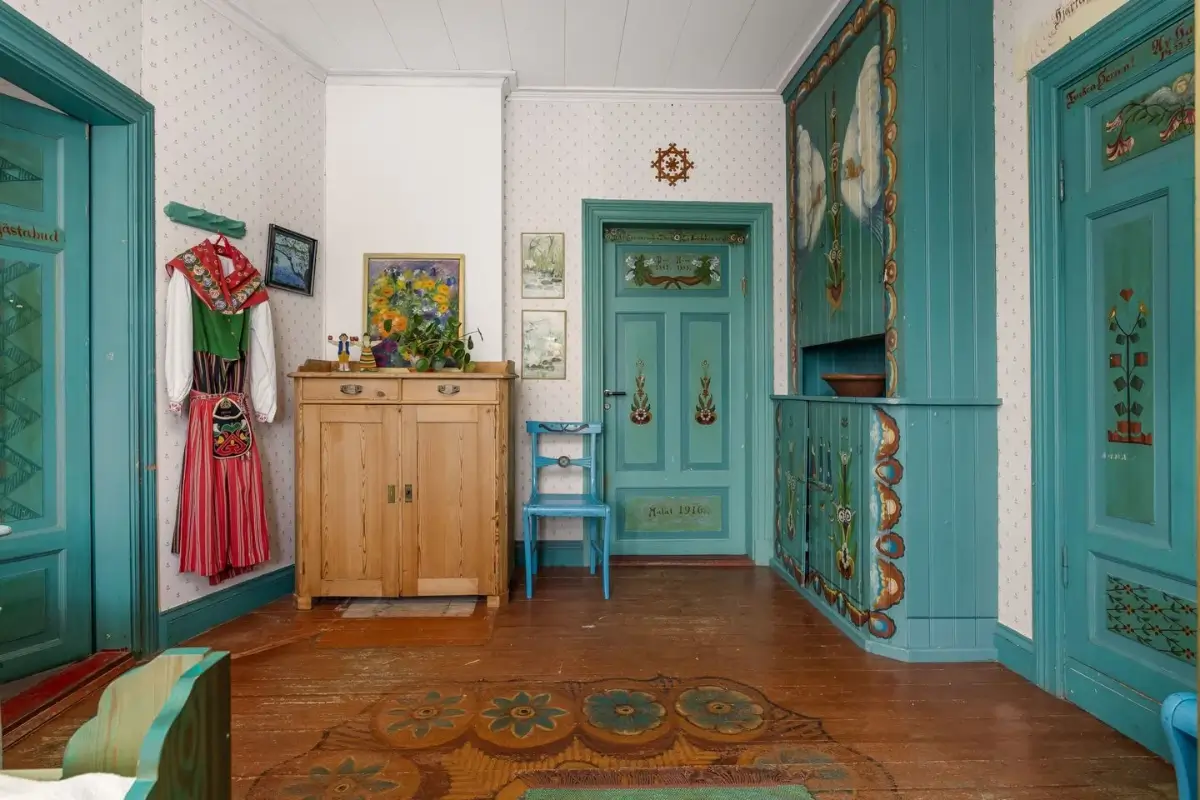 renovated-1920s-lakeside-villa-central-sweden-nordbu