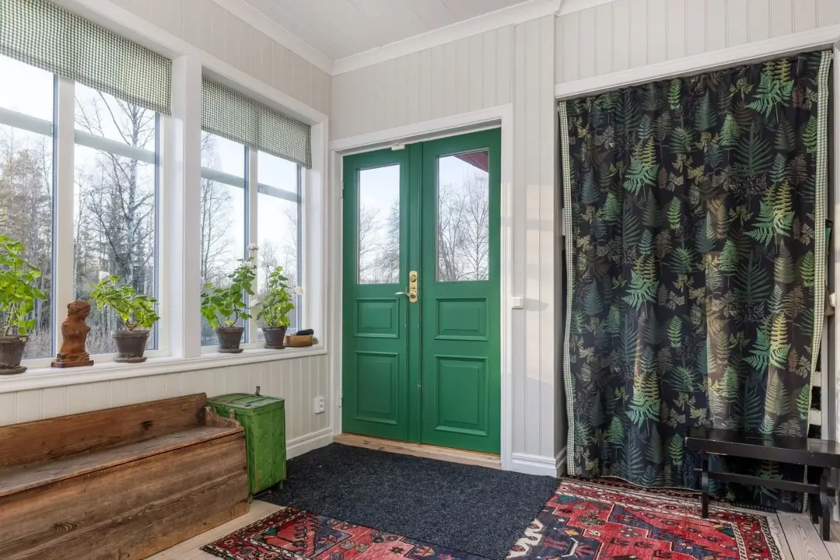 renovated-1920s-lakeside-villa-central-sweden-nordbu