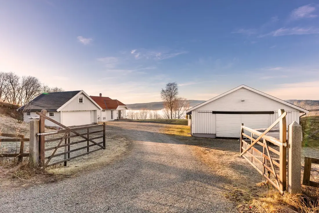 villa-with-stables-large-plot-near-oslo-norway-nordbu