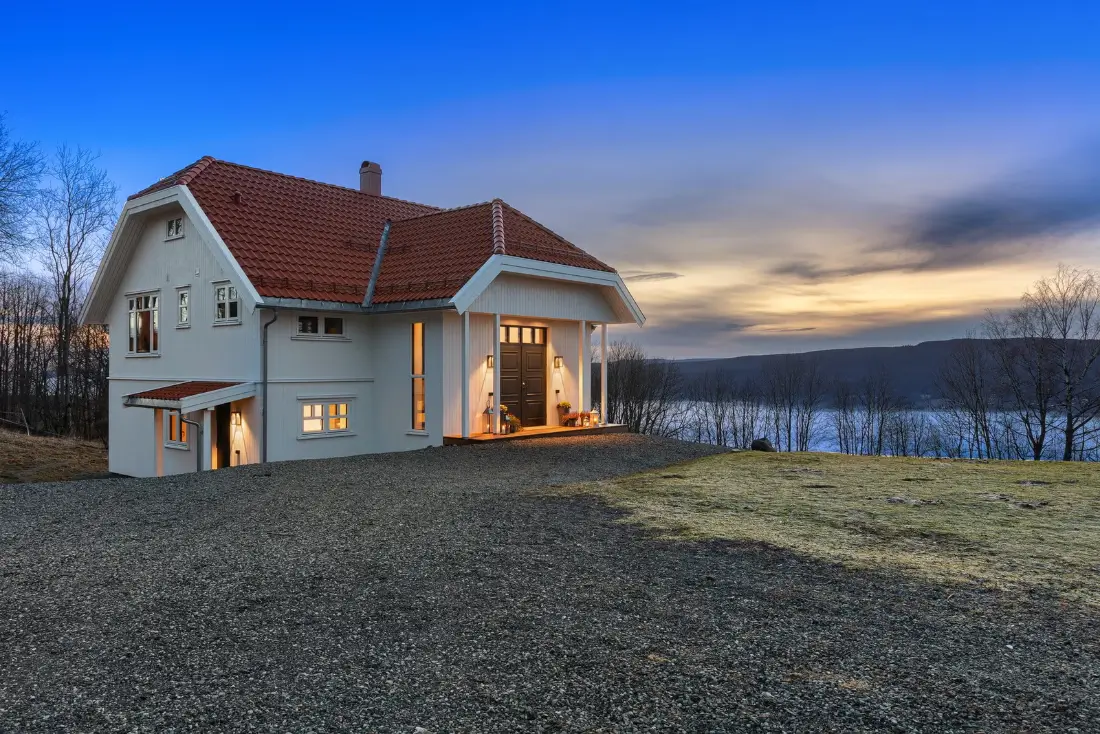 villa-with-stables-large-plot-near-oslo-norway-nordbu