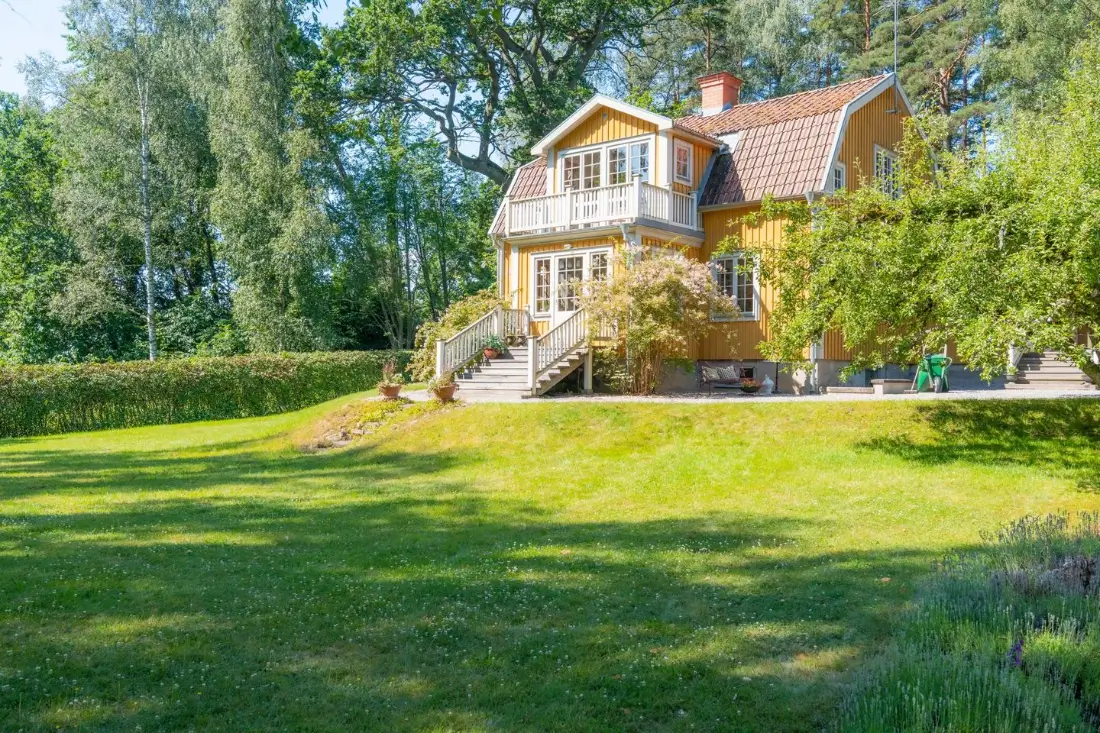 secluded-riverside-property-south-of-stockholm-sweden-nordbu