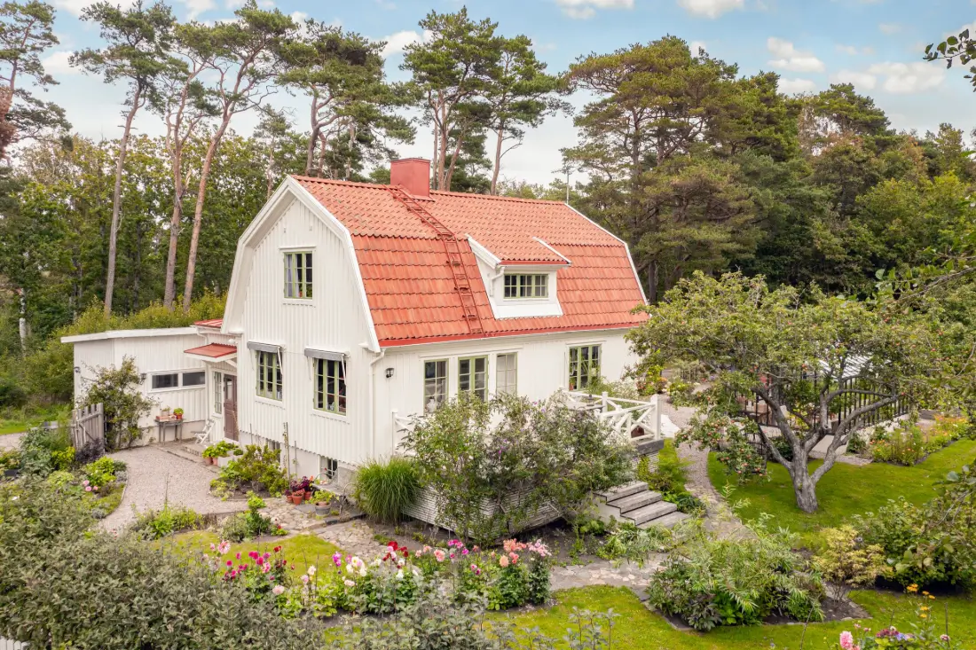 swedish-villa-with-sea-views-nordbu