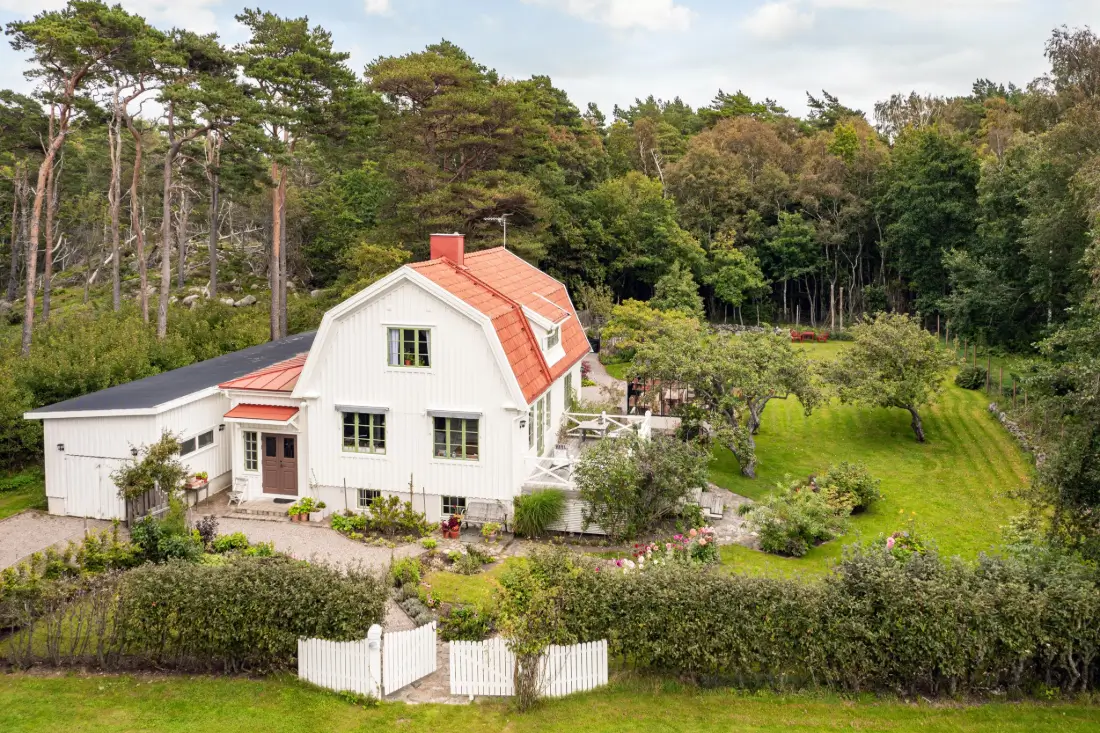 swedish-villa-with-sea-views-nordbu