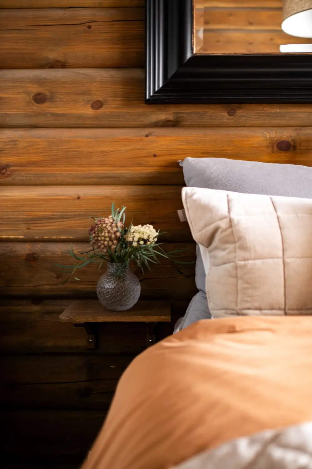 cozy-log-house-sweden-nordbu