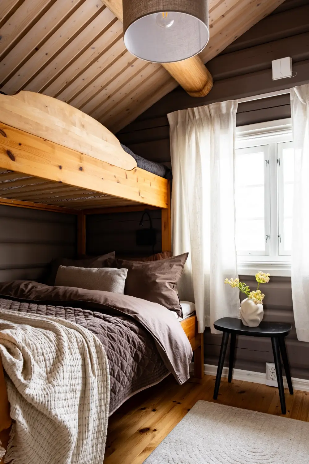 cozy-log-house-sweden-nordbu