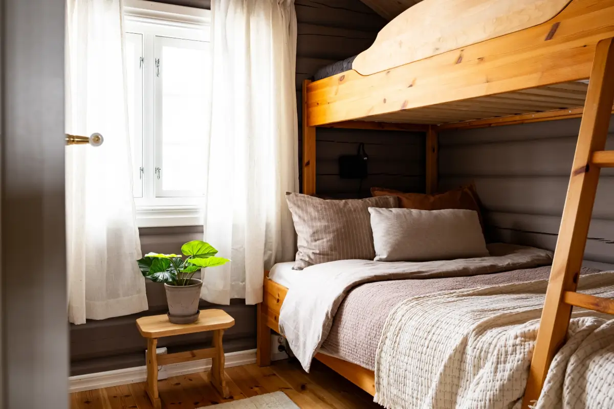 cozy-log-house-sweden-nordbu