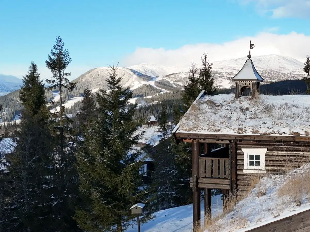 cozy-log-house-sweden-nordbu