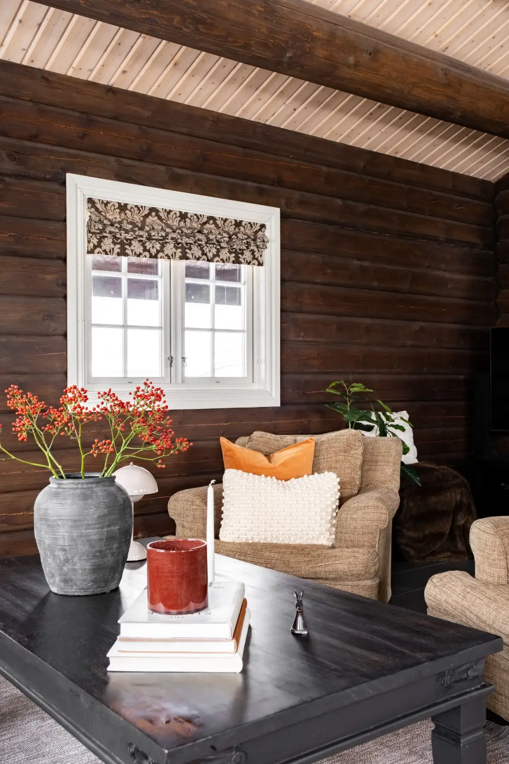 cozy-log-house-sweden-nordbu