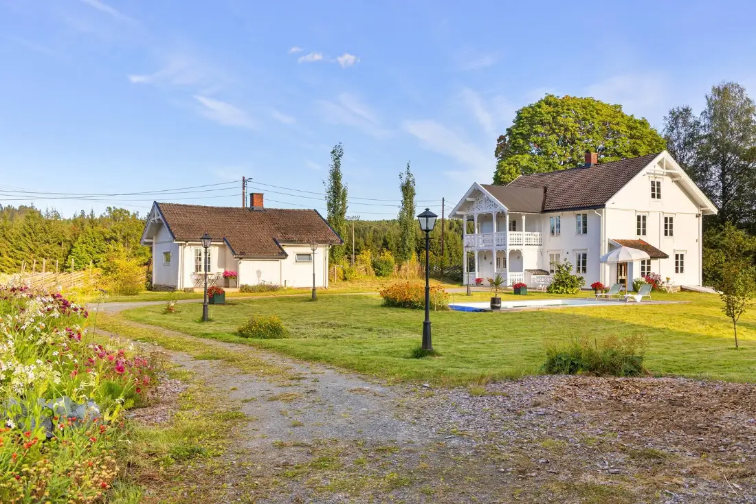 small-farm-swimming-pool-guest-house-1-house-north-of-oslo-nordbu