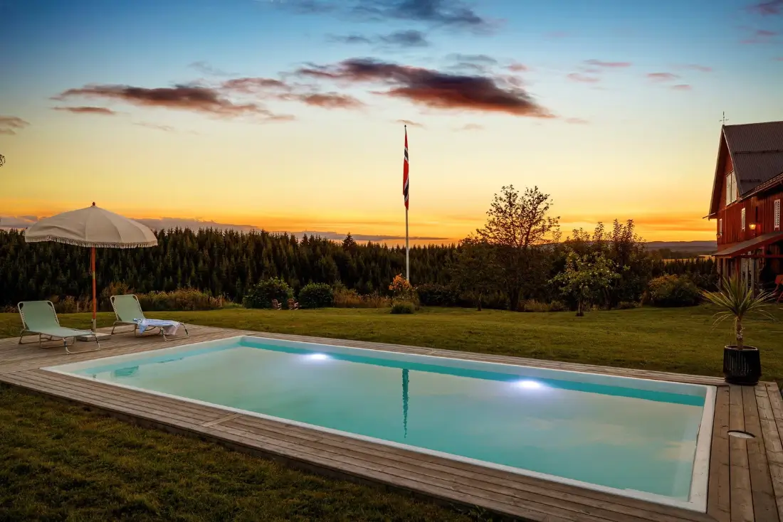 small-farm-swimming-pool-guest-house-1-house-north-of-oslo-nordbu