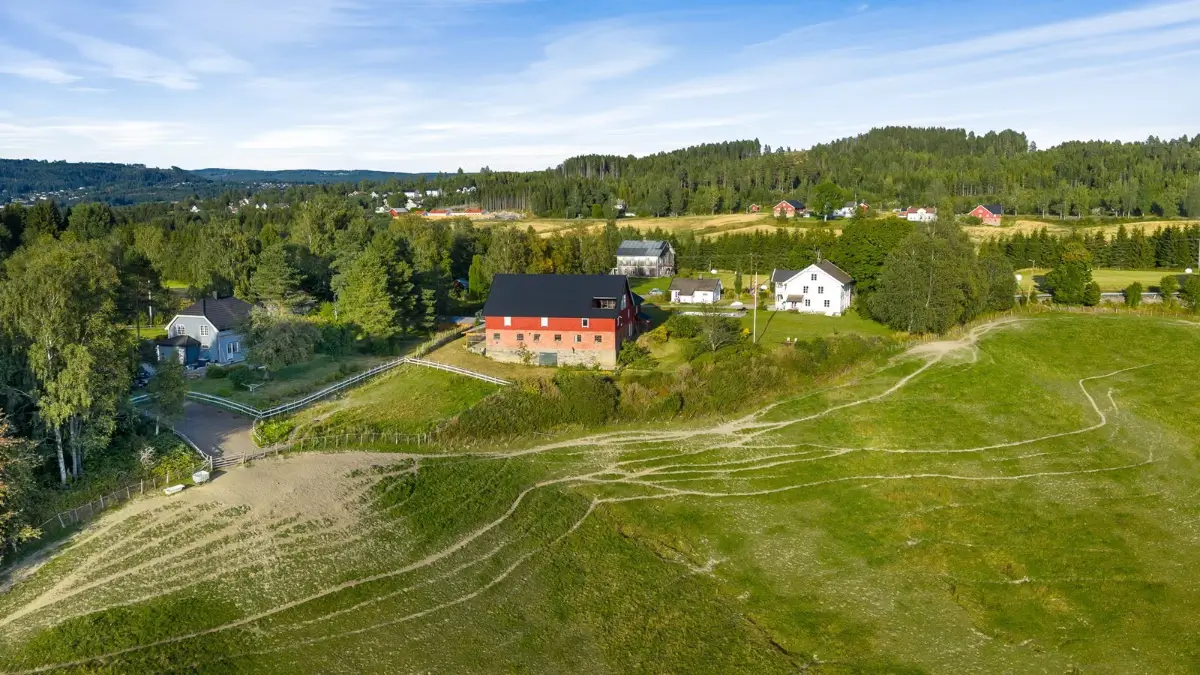 small-farm-swimming-pool-guest-house-1-house-north-of-oslo-nordbu