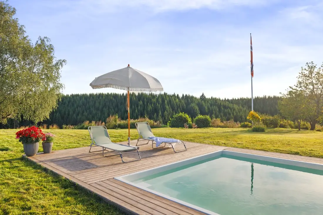 small-farm-swimming-pool-guest-house-1-house-north-of-oslo-nordbu