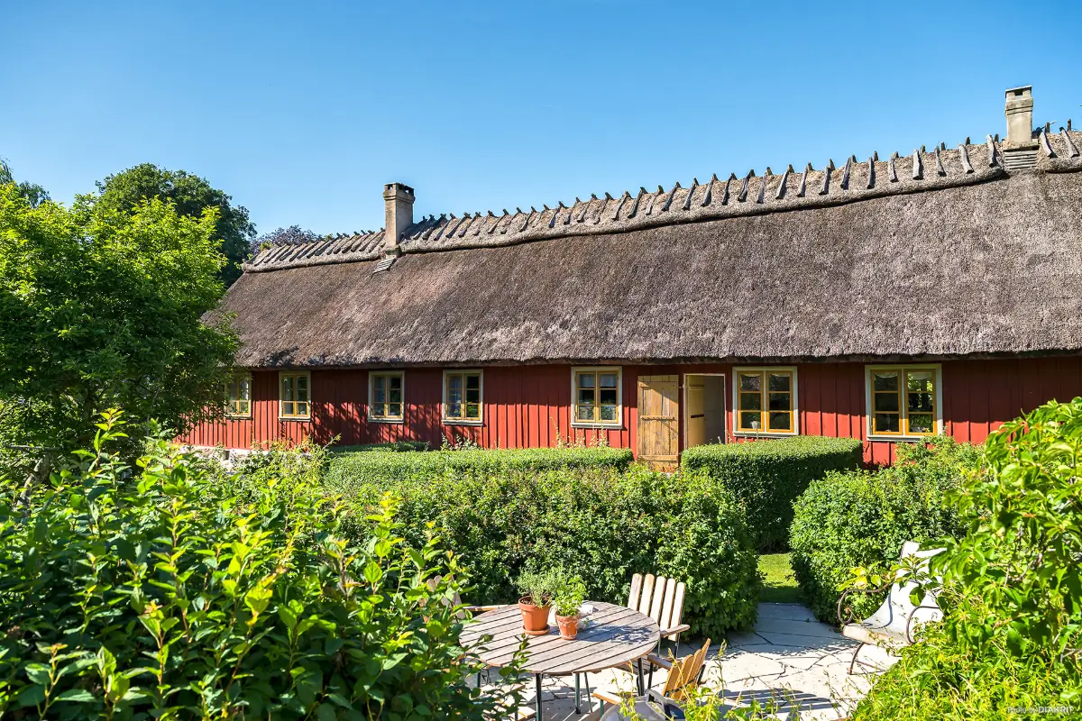 19th-century-red-Skane-farmhouse-nordbu
