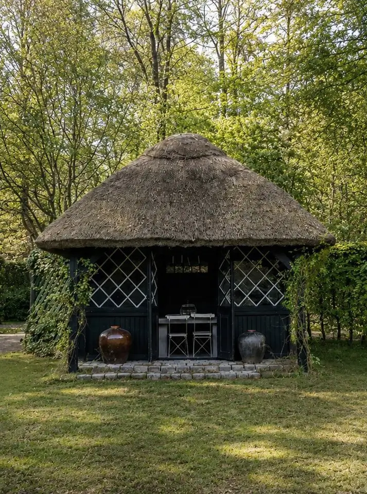 early-20th-century-thatched-villa-north-of-copenhagen-nordbu