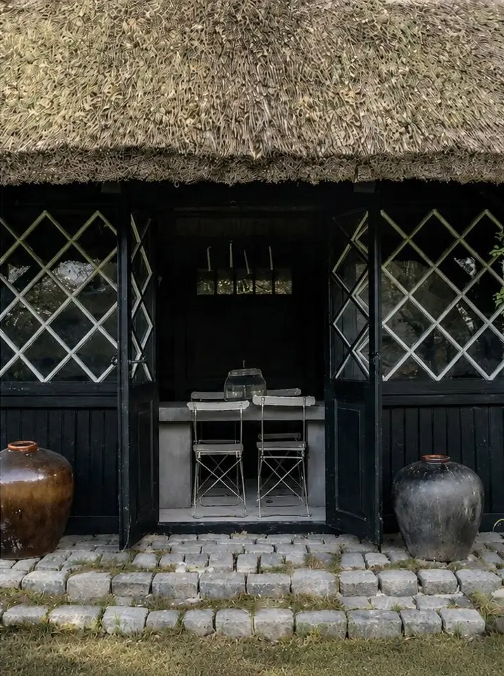 early-20th-century-thatched-villa-north-of-copenhagen-nordbu