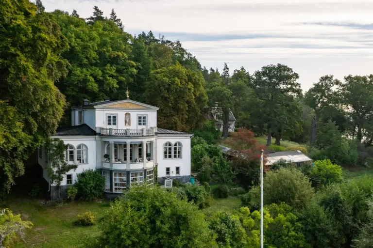 fairytale-island-estate-lake-mälaren-stockholm-nordbu