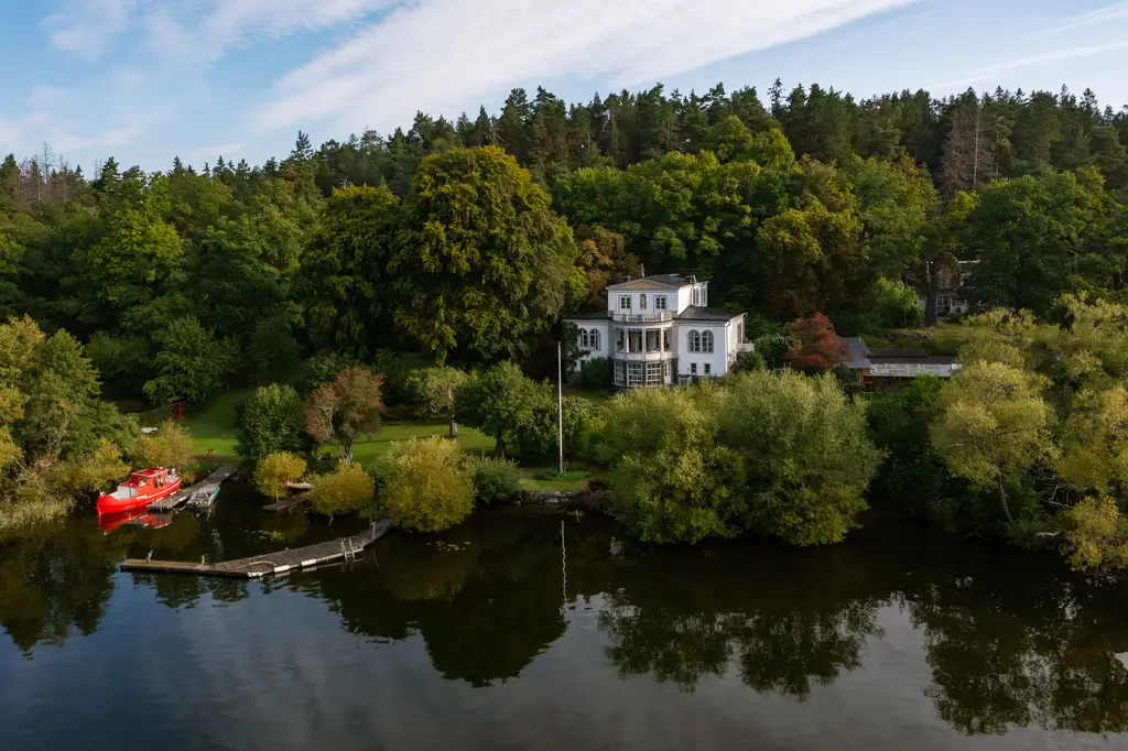 fairytale-island-estate-lake-mälaren-stockholm-nordbu