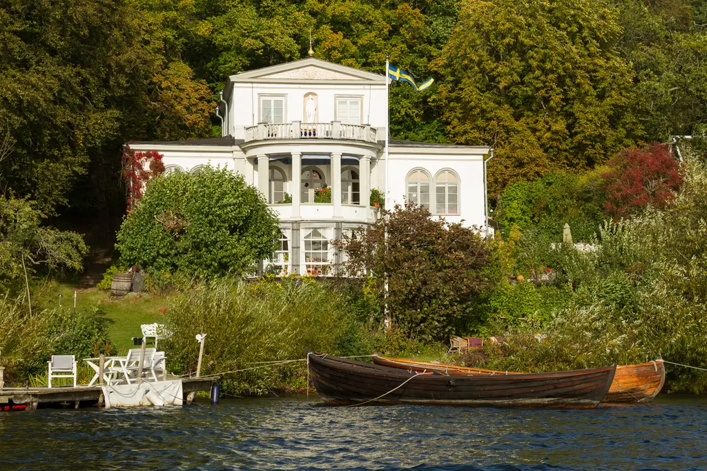 fairytale-island-estate-lake-mälaren-stockholm-nordbu