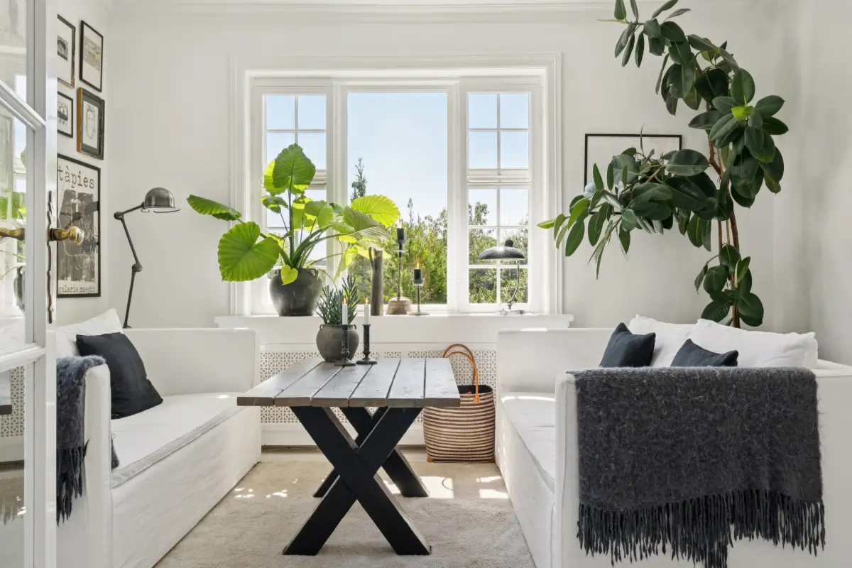 monochrome-scandinavian-interiors-villa-danish-seaside-town-nordbu