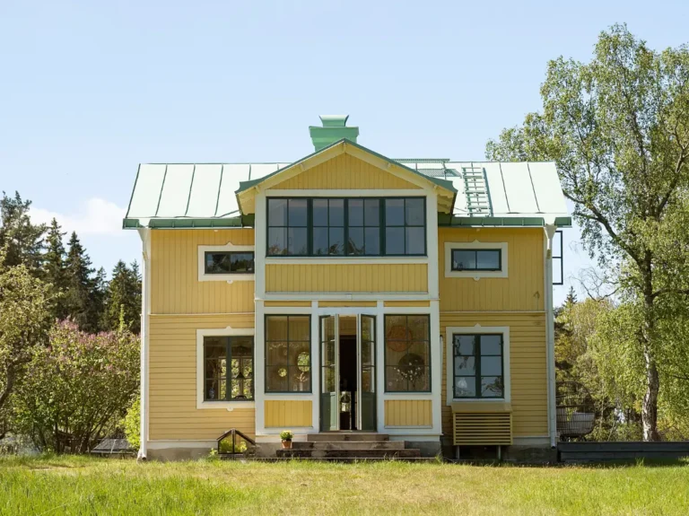 turn-of-the-century-villa-swedish-island-lovon-nordbu